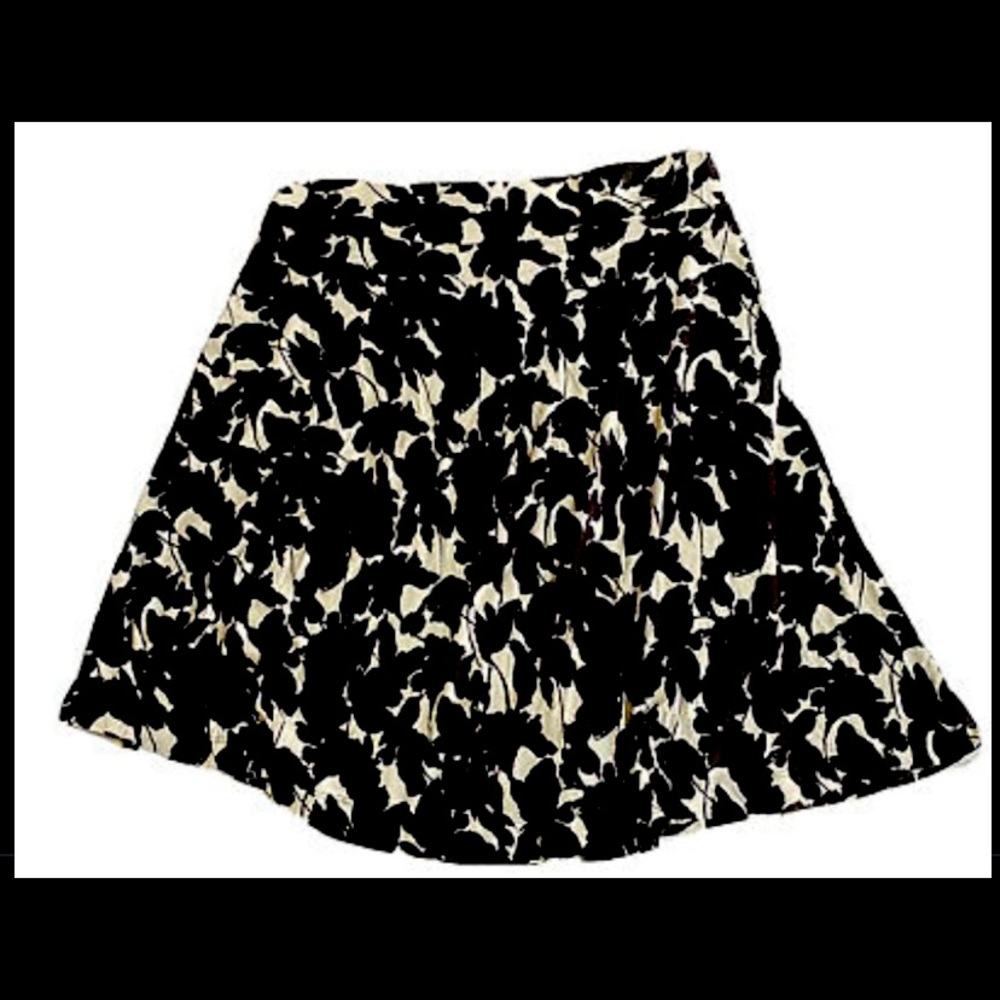 💟 2/$22 DRESSES AND SKIRTS LOFT Mini Skirt Size MP